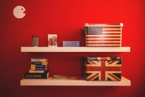 Lee más sobre el artículo Pequeñas diferencias entre el inglés británico y el americano (2020)